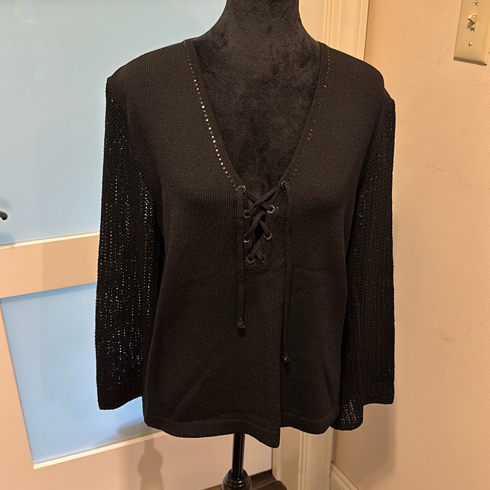 St. John sport top size large Preloved